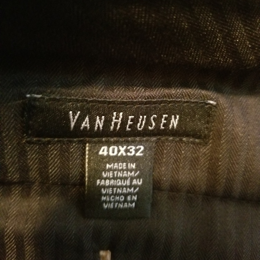 Van Heusen slacks size 40×32. NWT. - Picture 3 of 5